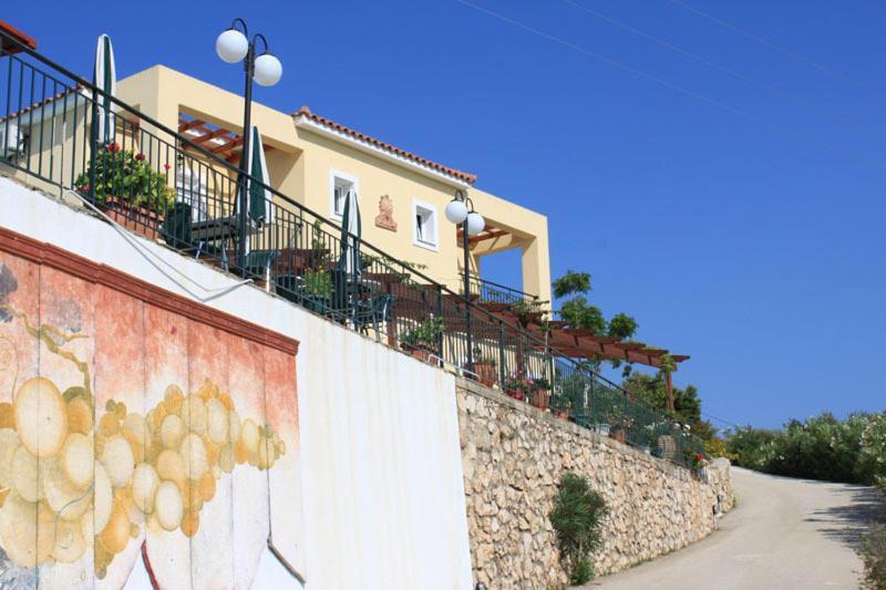 Maria'S Garden Apartments Lassi  Exterior photo